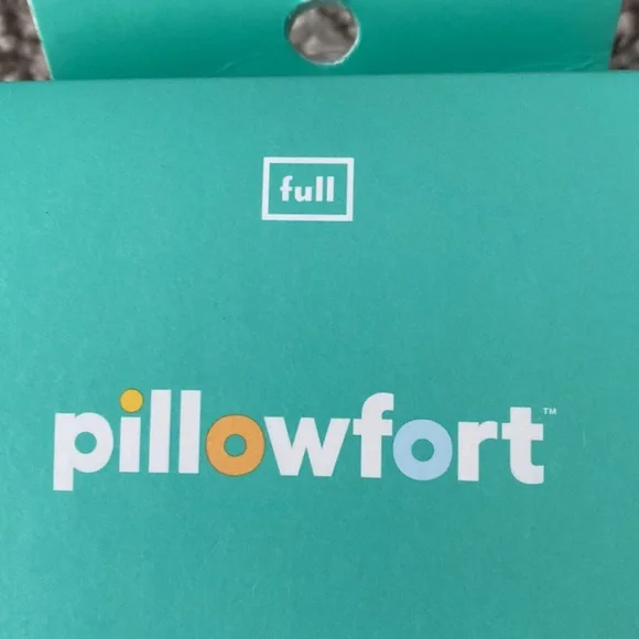 Pillowfort light gray full flat sheet - Picture 3 of 6